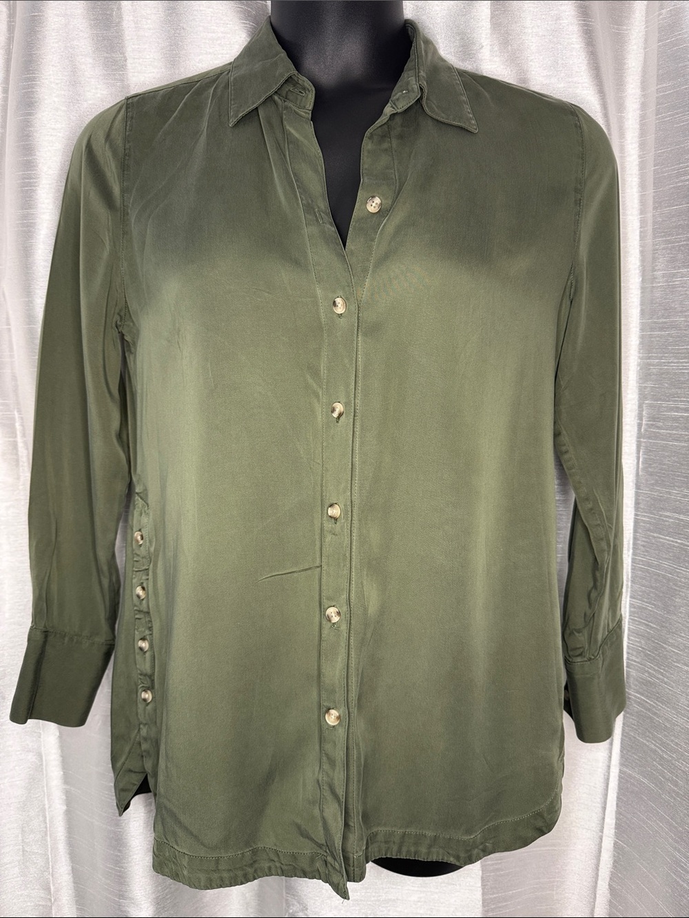 Chico’s Modal Olive Green Button Up Blouse Side Buttons US 8/10